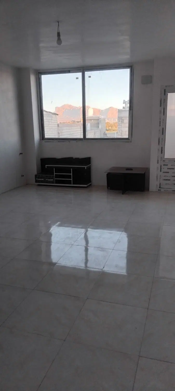 یک خواب و حیاط دار