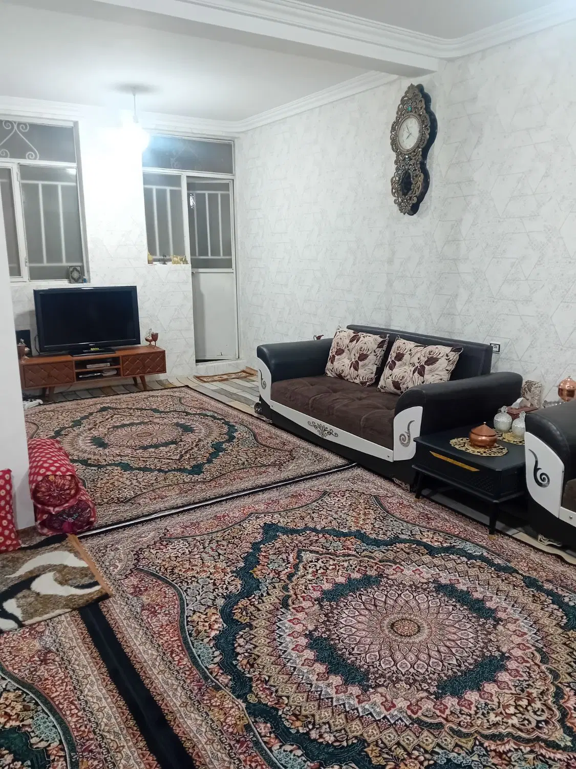 حیاط دو طبقه در فتحی ۲