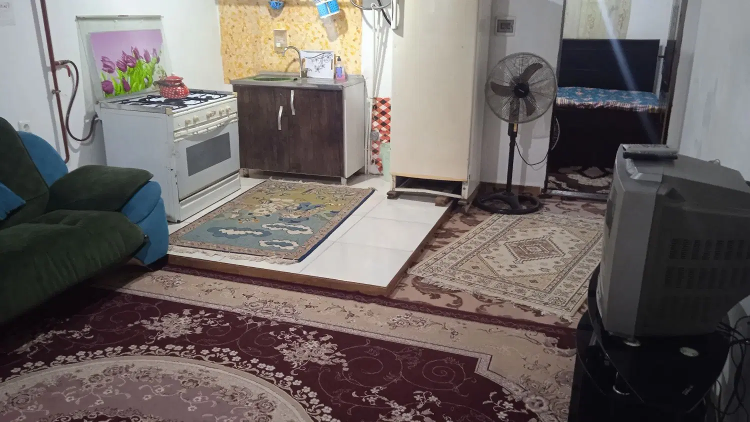 سویت نزدیک به ساحل با لوازم