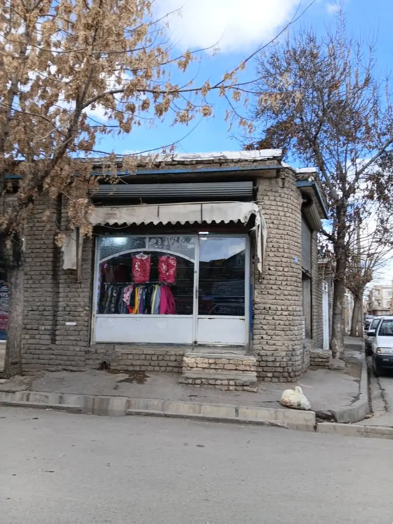 یک دهنه مغازه دو نبش ۲۵متری در فتحی۱