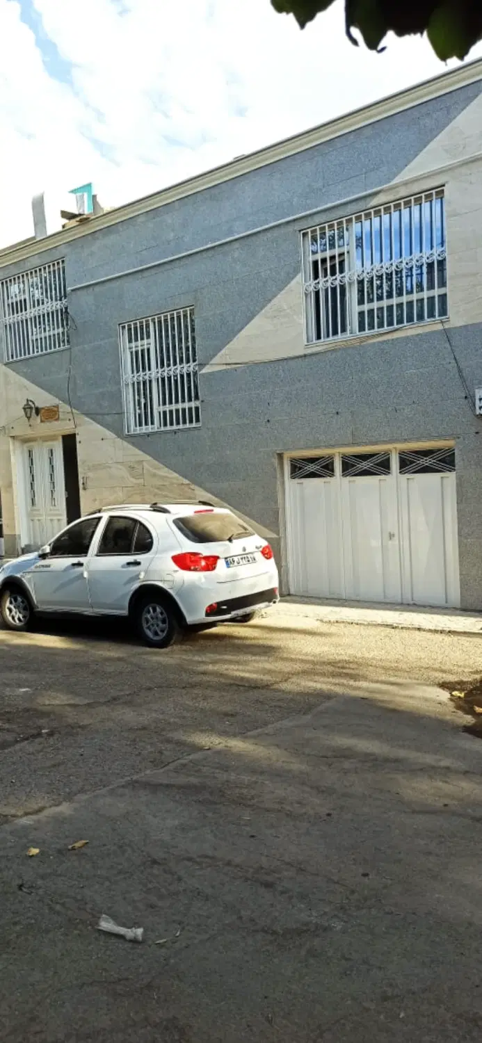 ملک ۲۹۰ متر جنوبی فرهنگیان با ارتفاع ۵،۵