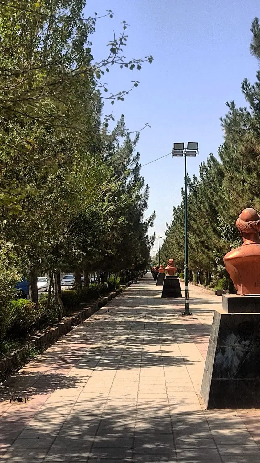 زمین 200 متری بالای پارک با جواز ساخت
