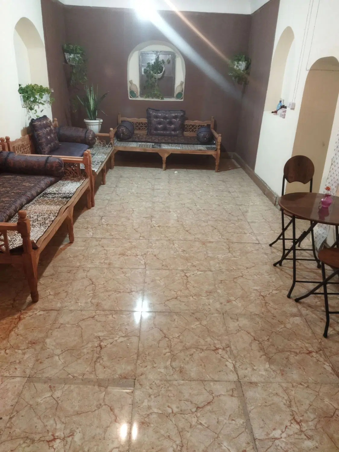 خانه  باغ ویلایی در داخل بافت روستایی قناتغستان