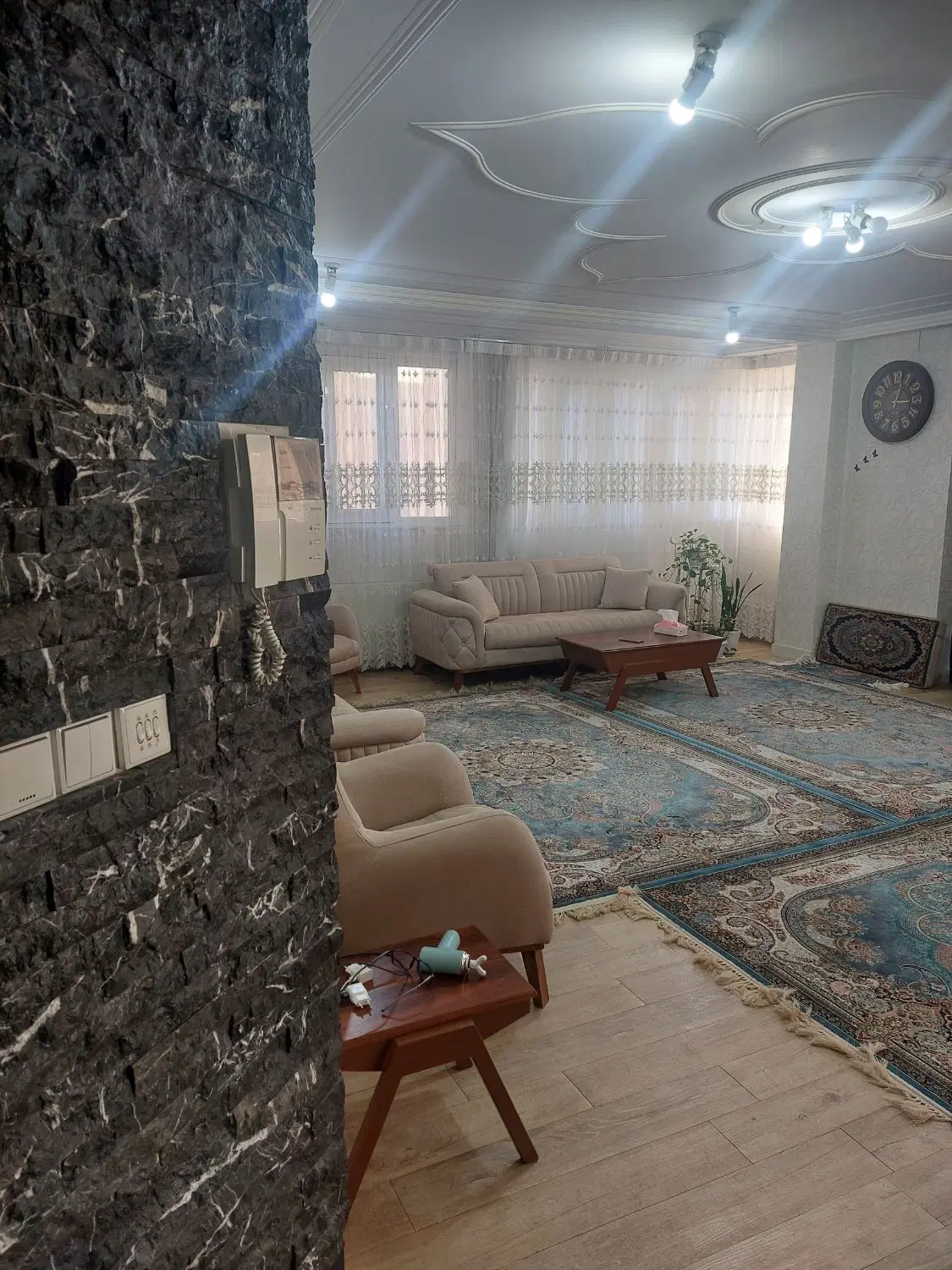 معاوضه واحد آپارتمانی واقع در خیابان خیام