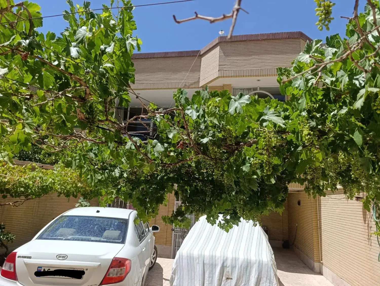 فروش ویلایی دوطبقه رباط سوم شهید ضیایی 2کوچه 37