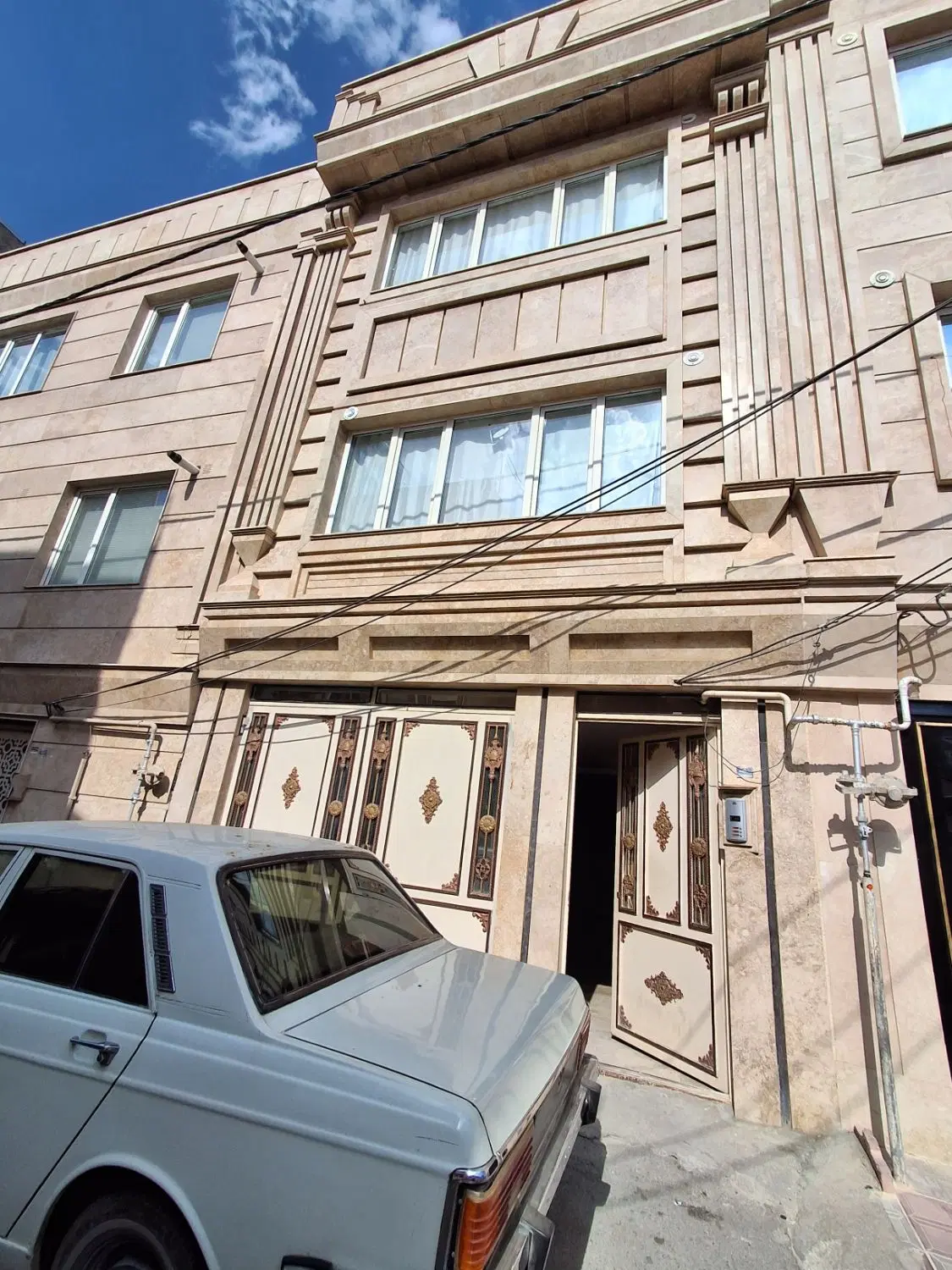 خانه تازه ساخت حاجی آباد