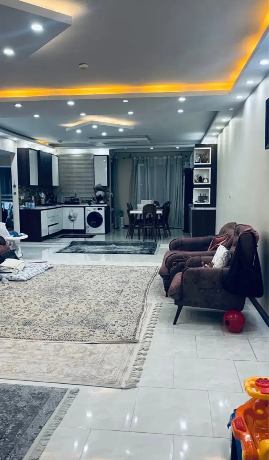 فروش سه دانگ آپارتمان بهترین لوکیشن وردآورد