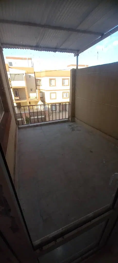 100 متر سهندساران تازه ساز روبرو متروهشتگرد