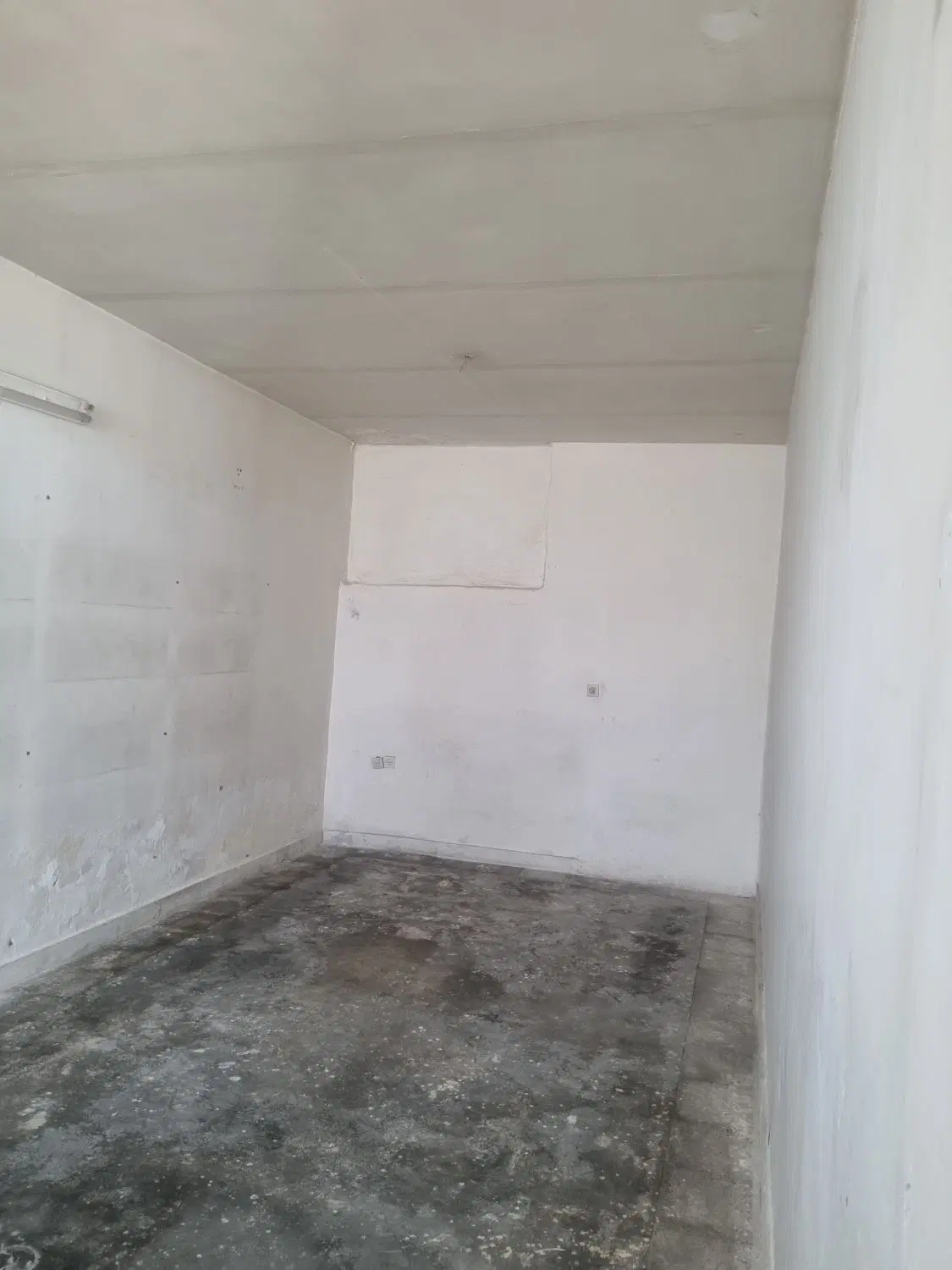سوئیت ۵۰ متری دارای آب و برق و گاز