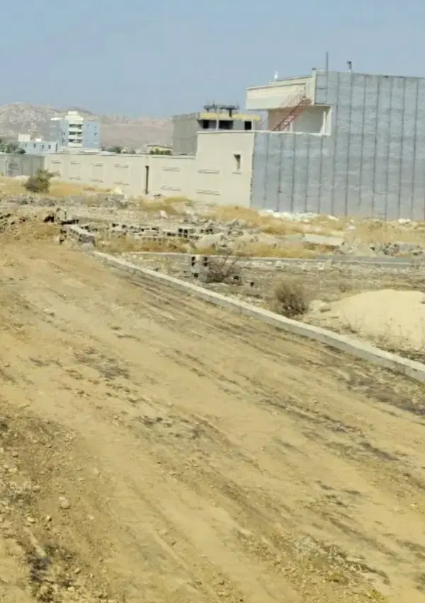 زمین موقعیت مناسب