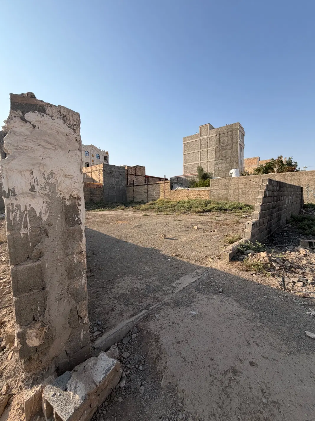 ۶۰۰ متر چهاردیواری‌ چسبیده به بافت (فیلستان)
