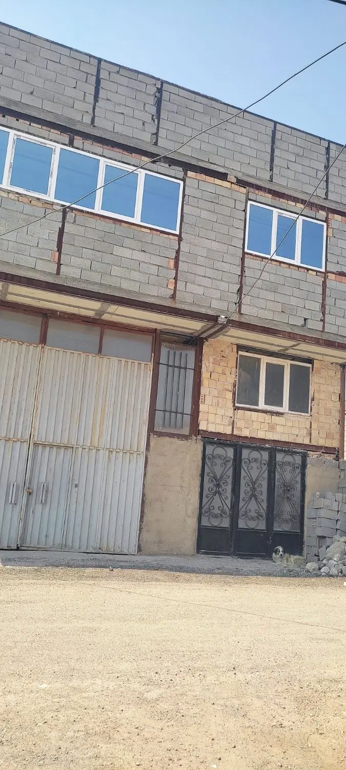سالن به متراژ حدود 200متر با امکانات کامل