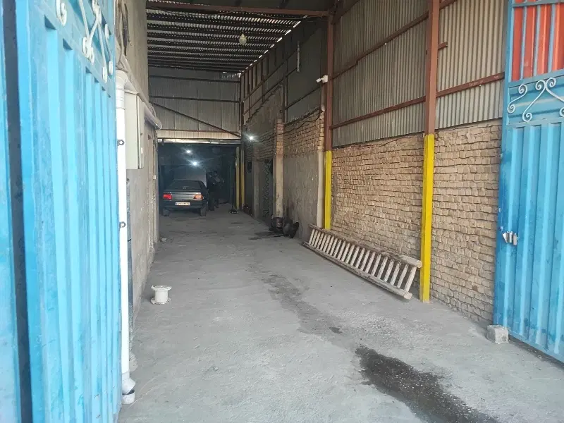 اجاره گاراژ 300متری دارای آب  برق سه فاز گاز.