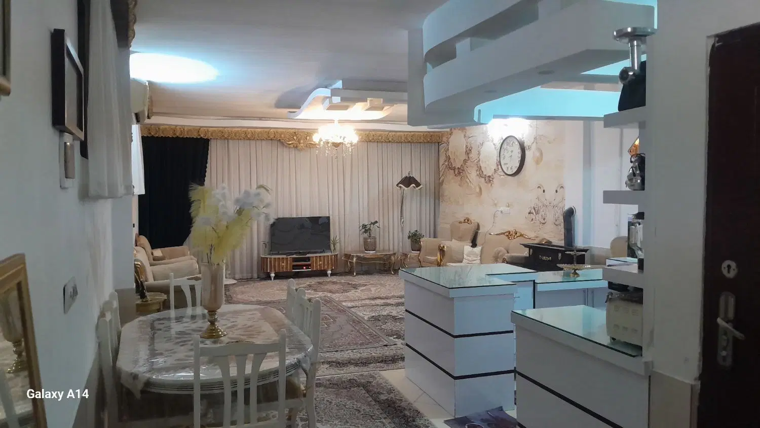 360 متر زیز بنا در سه طبقه رسالت