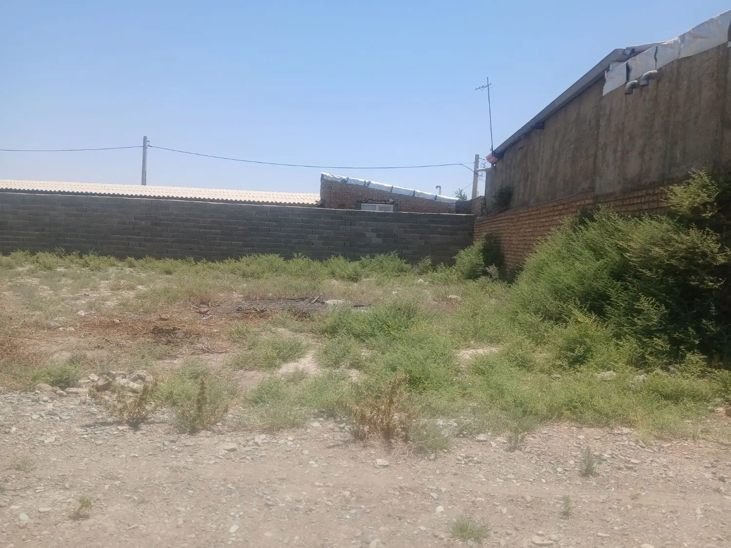 زمین نزدیک اتوبان غدیر