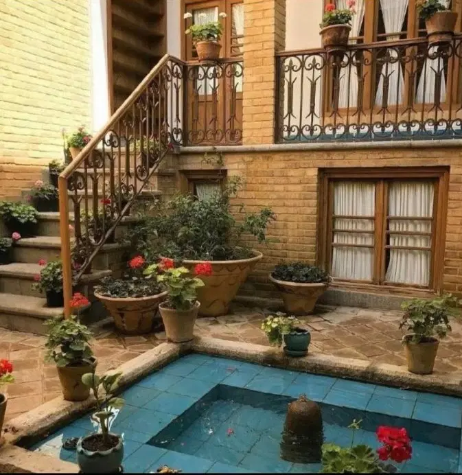 دو طبقه فروشی،دهه هفتاد،خیابان حافظ