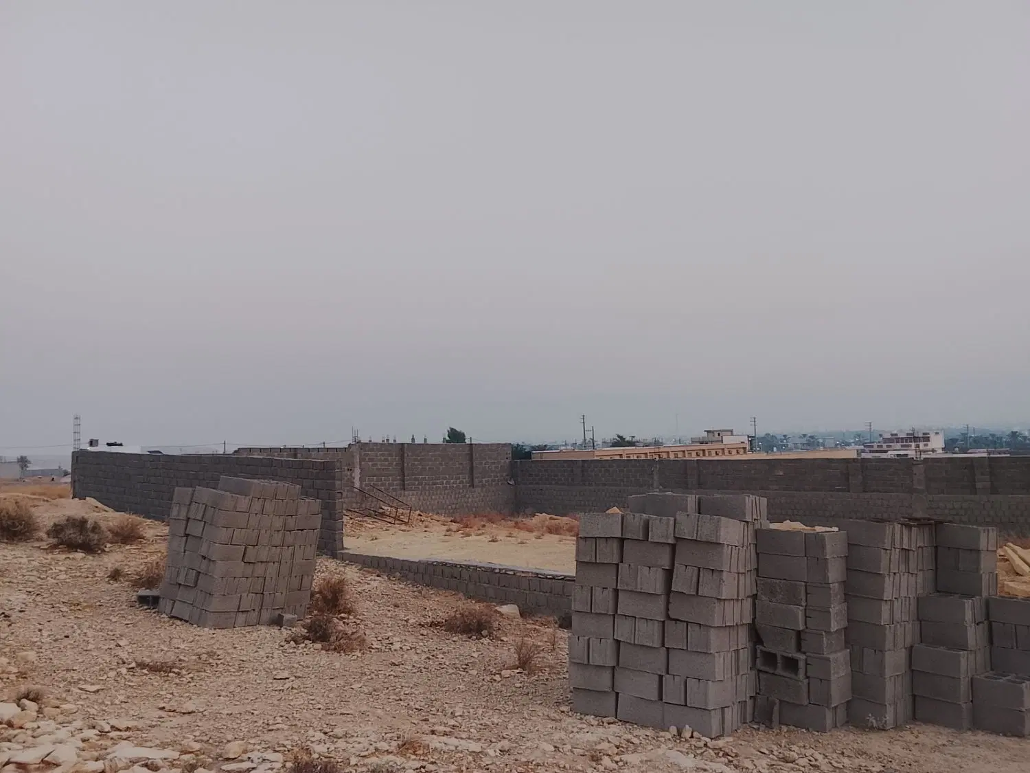 زمین بهارستان جم
