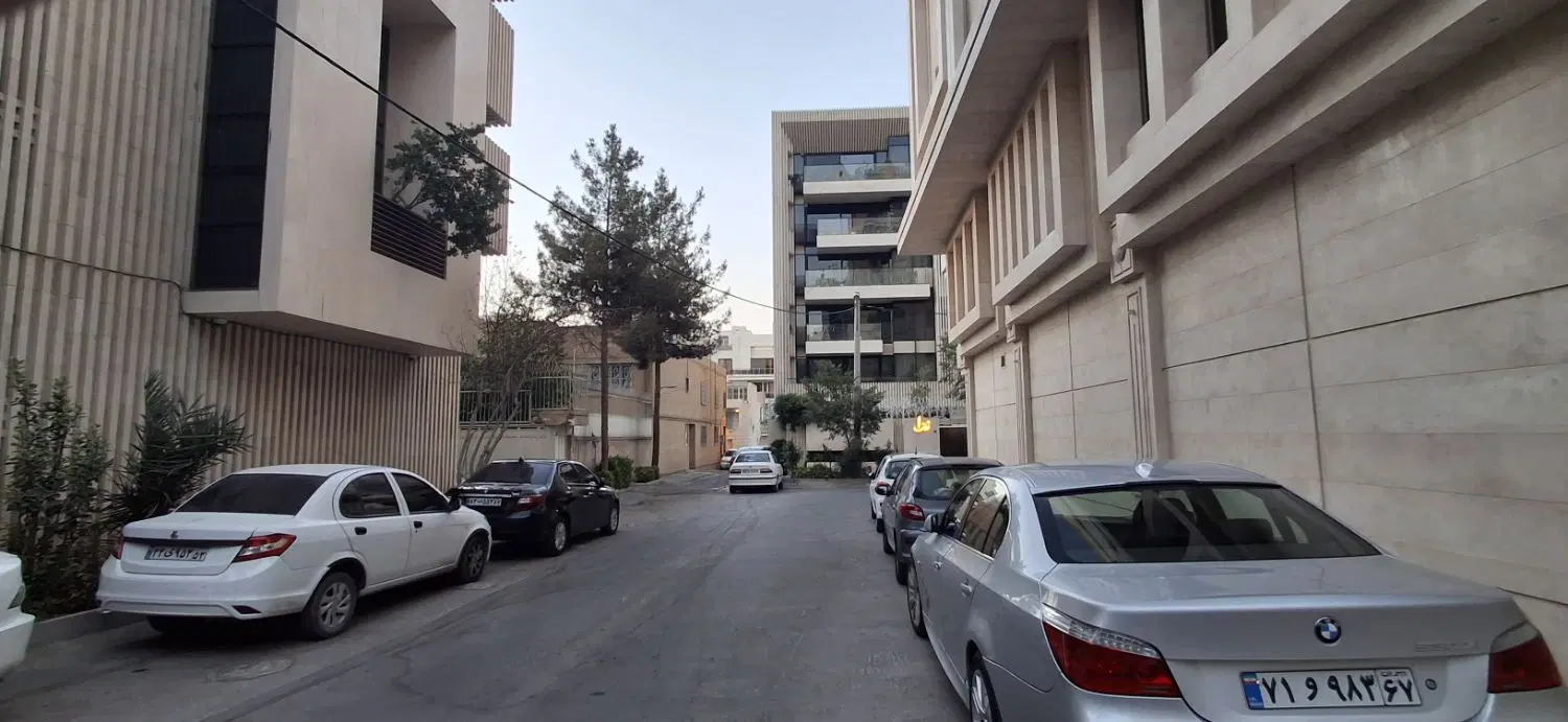 فروش منزل کلنگی قابل سکونت