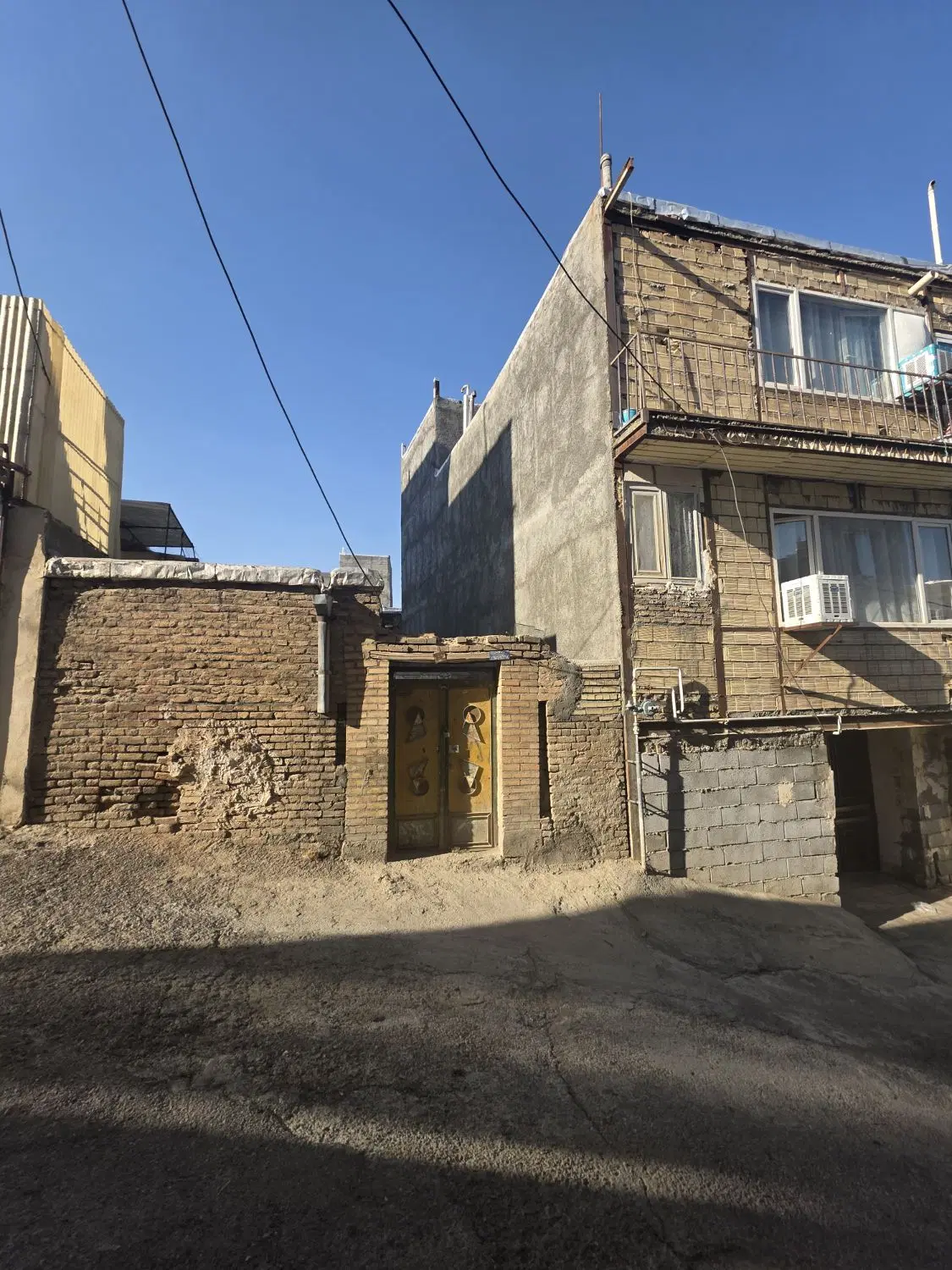 فروش خانه کلنگی ۷۳ متری گلشن، کوچه فلاحی ۱