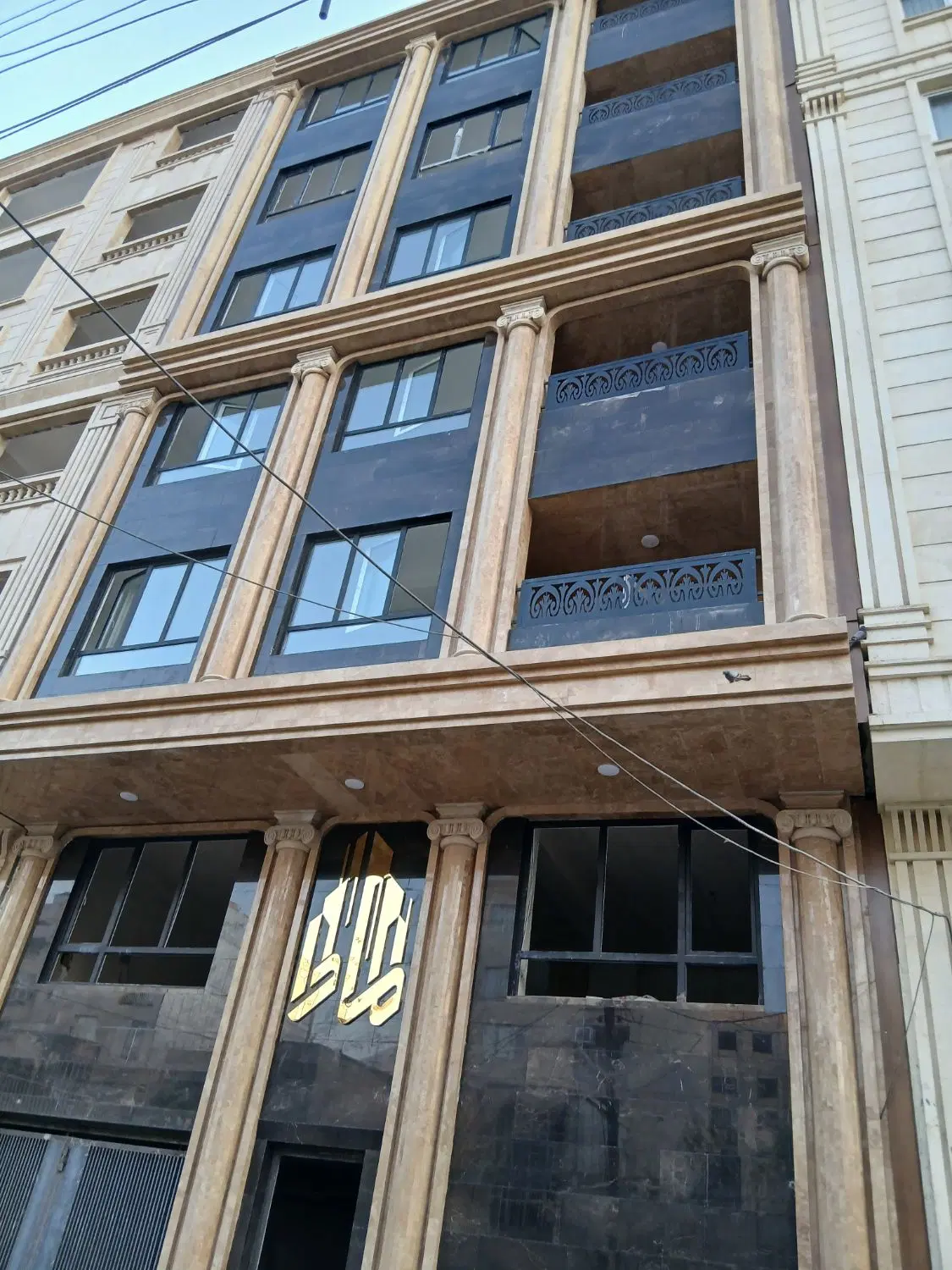 فروش یک واحد آپارتمان