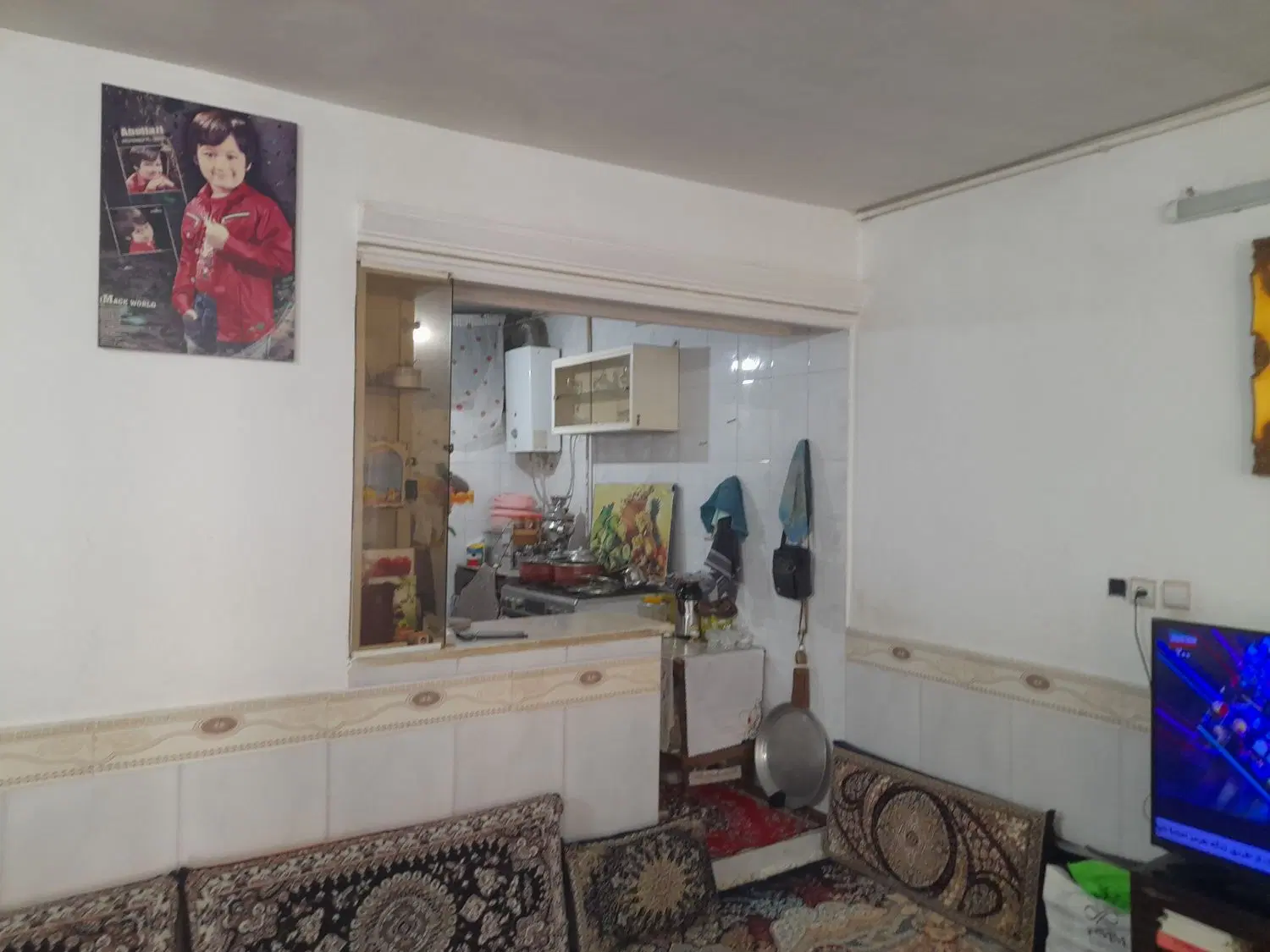 طبرسی شمالی 44  آپارتمان طبقه اول با پارکینک