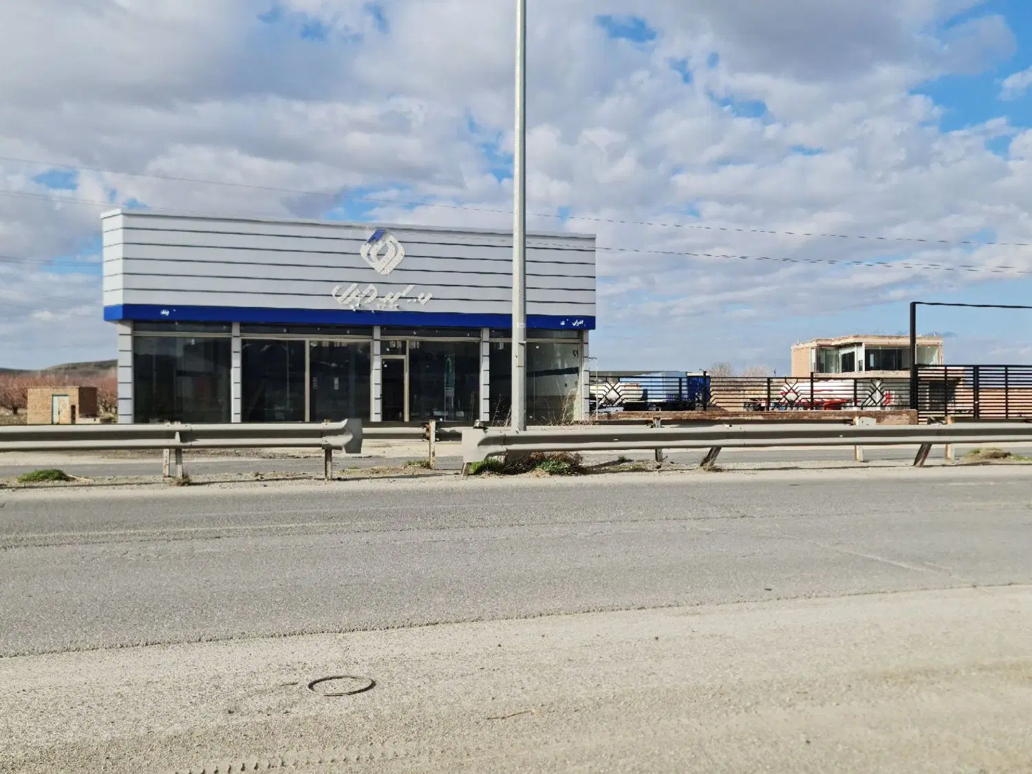 اجاره گاراژ و  نمایشگاه خودرو سبک و سنگین
