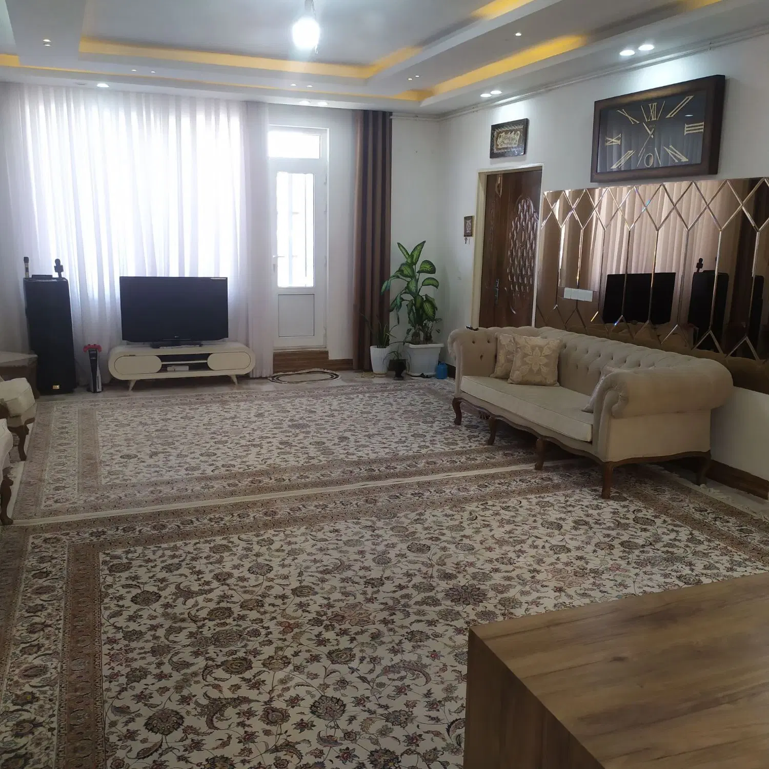 خانه‌آساوله ،کارخانه استک