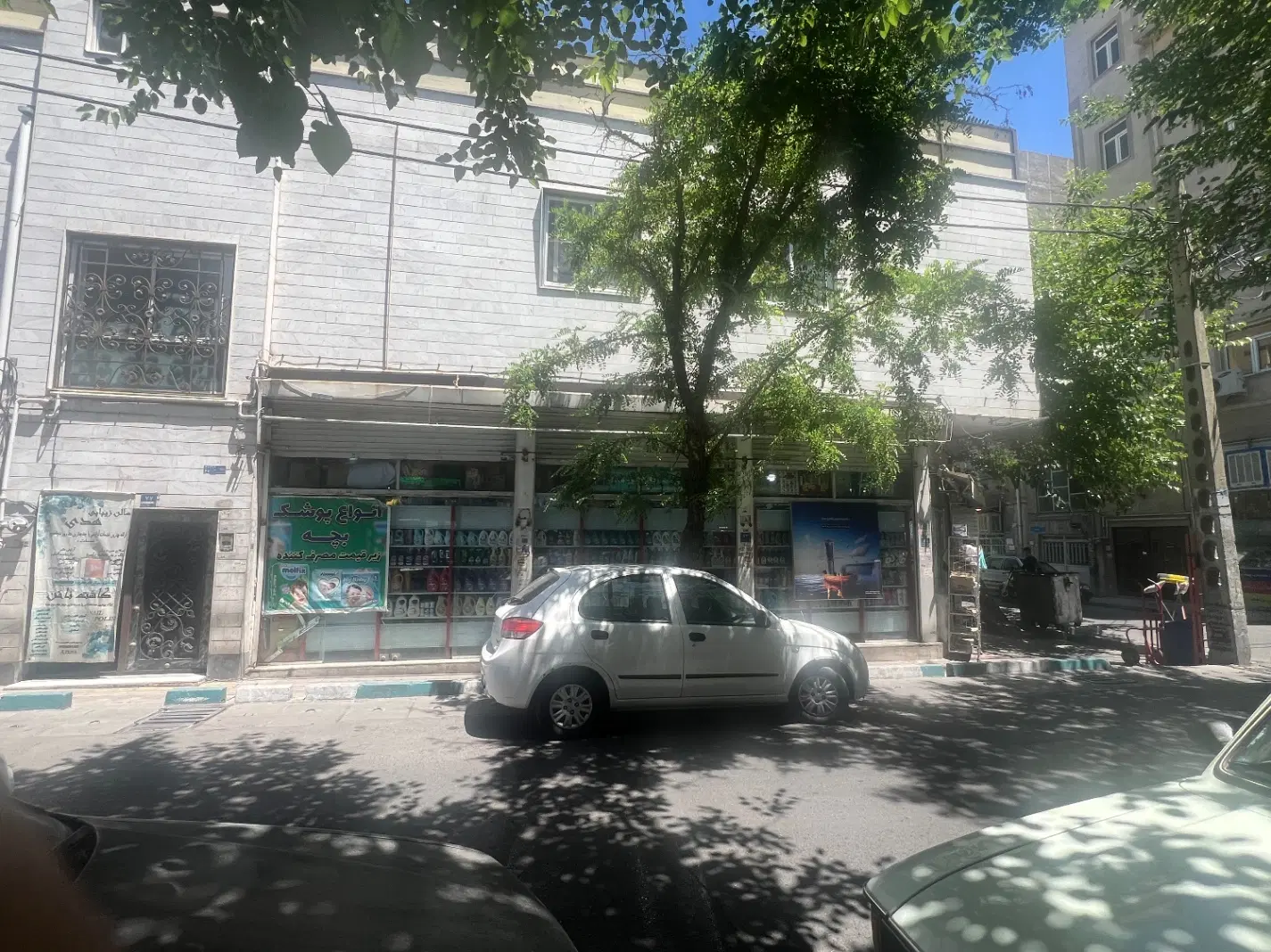 کلنگی با تجاری فقط تهاتر با آپارتمان در باغ خزانه