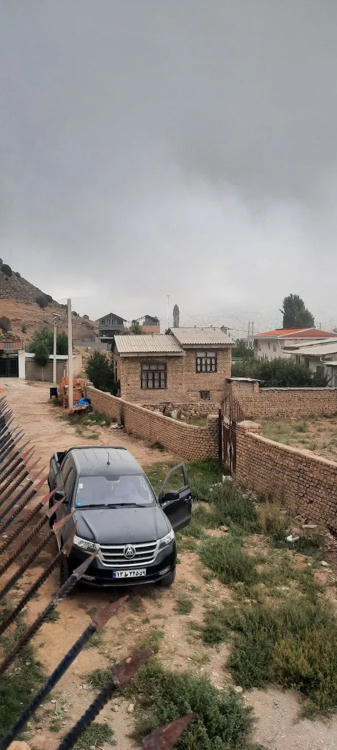 زمین ۱۴۰متری چهارباغ