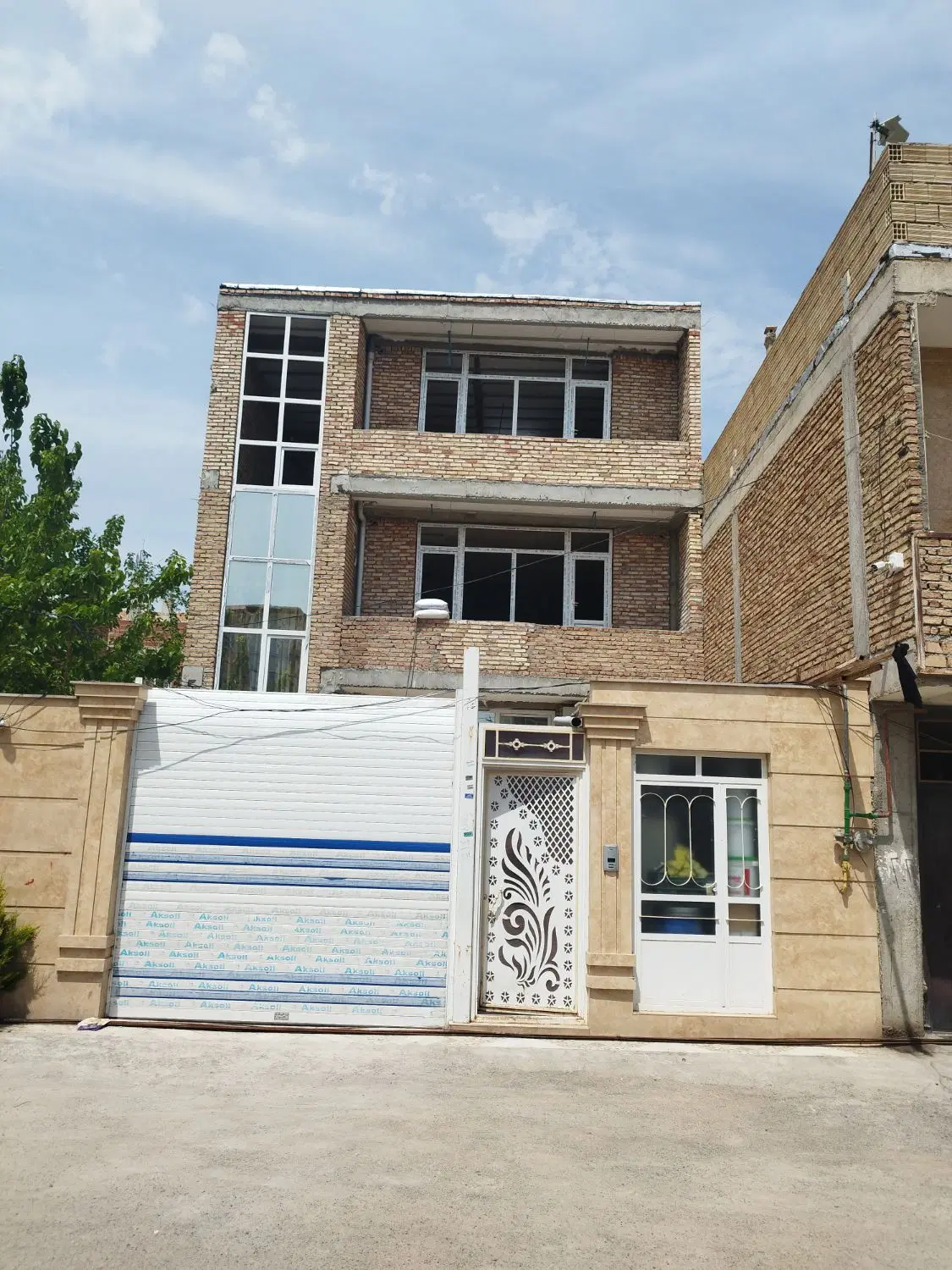 خونه ویلایی دو طبقه با بهار خواب