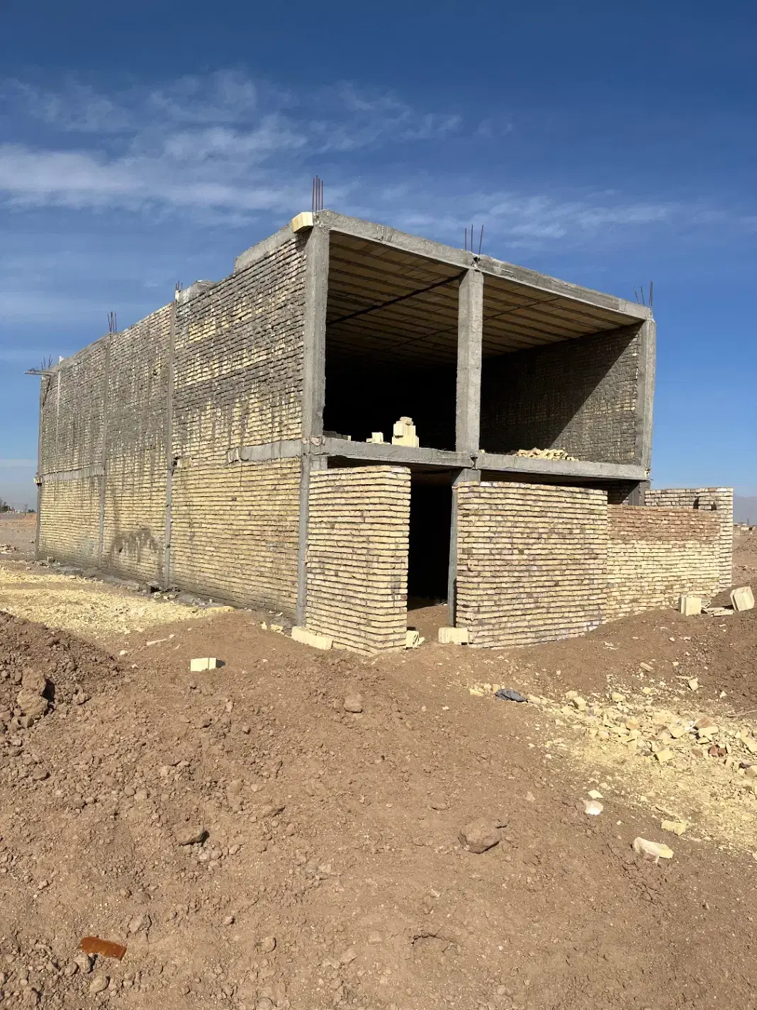 زمین سید میرزا نیمه ساز