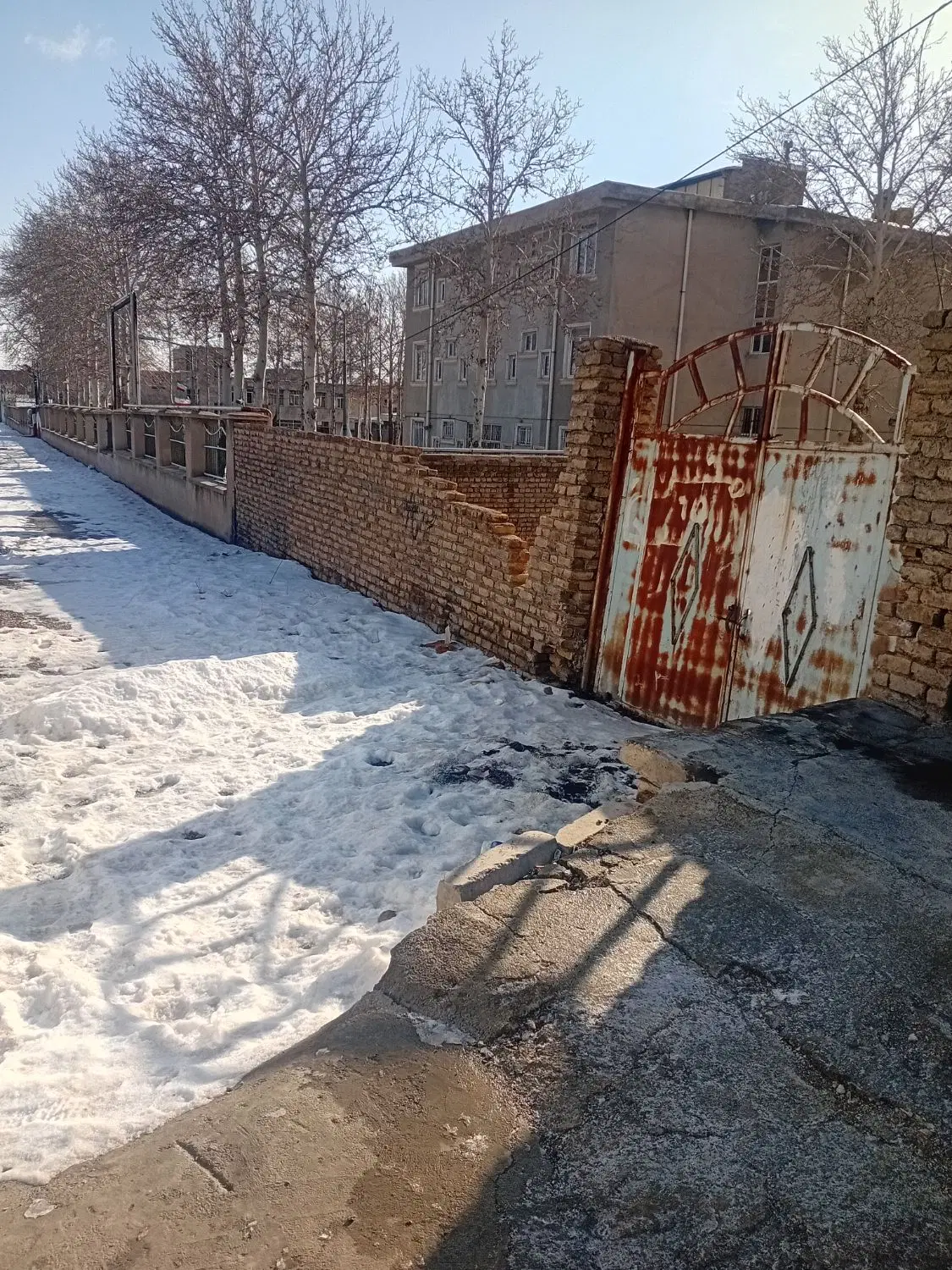 چهار دیواری تجاری ومسکونی