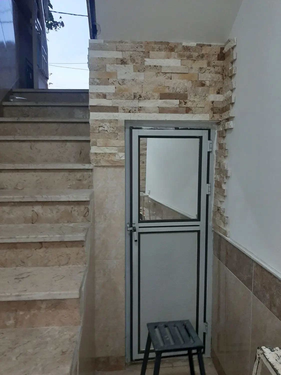 منزل زیرزمین دربست