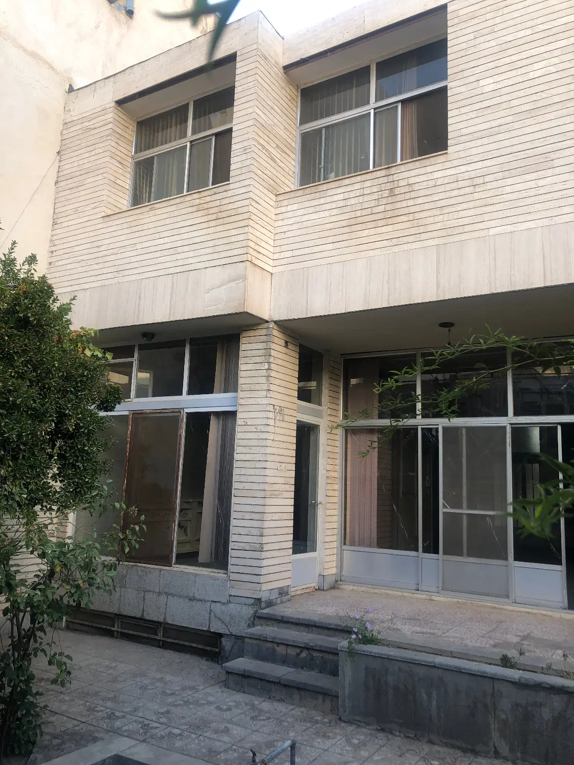 ملک ویلایی دو طبقه