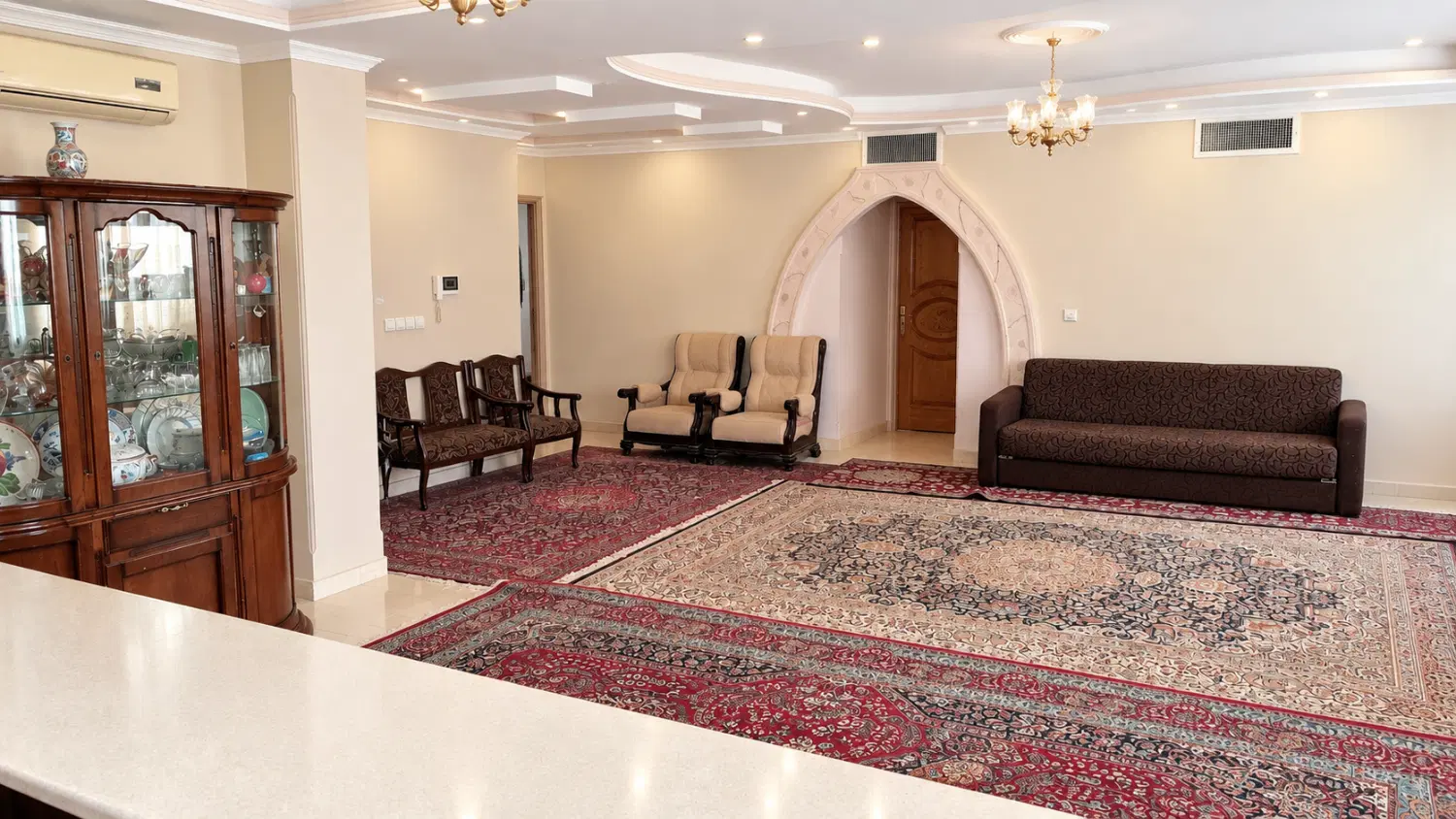 ۱۳۵ متر ۳ خواب غرق در نور از ۳ جهت بهترین لوکیشن