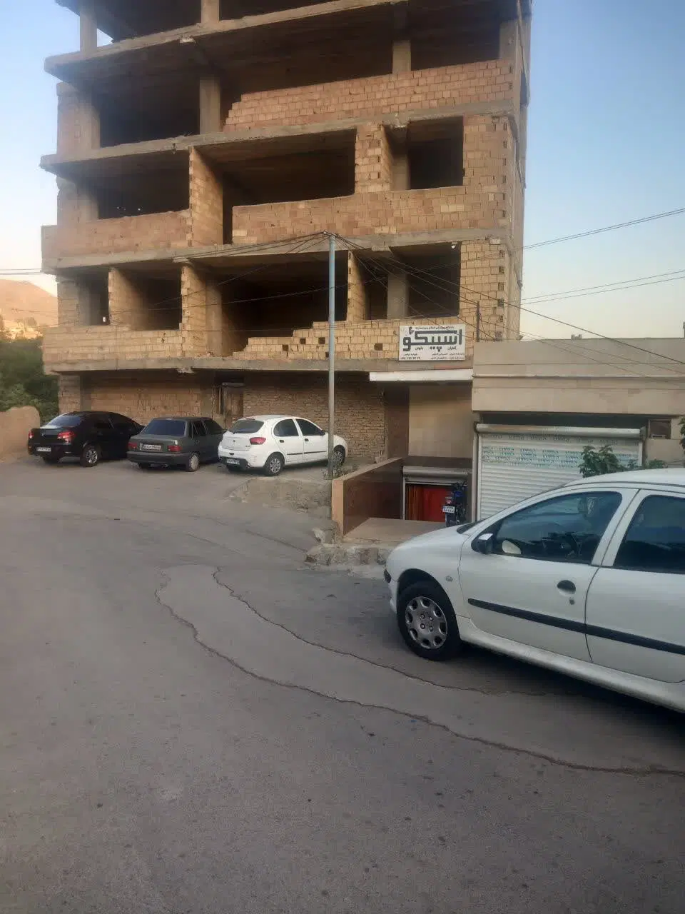 زمین 54متر