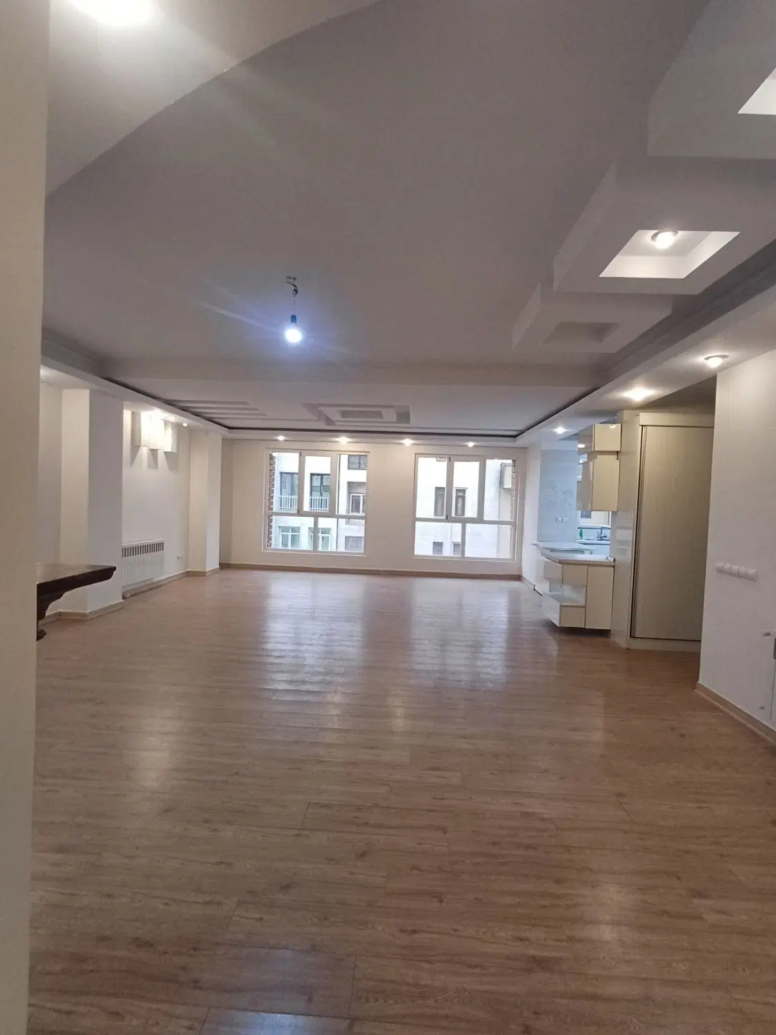 شرق مرزداران_ ۱۵۵متر ۴ خواب _ ۲طرف نورگیر