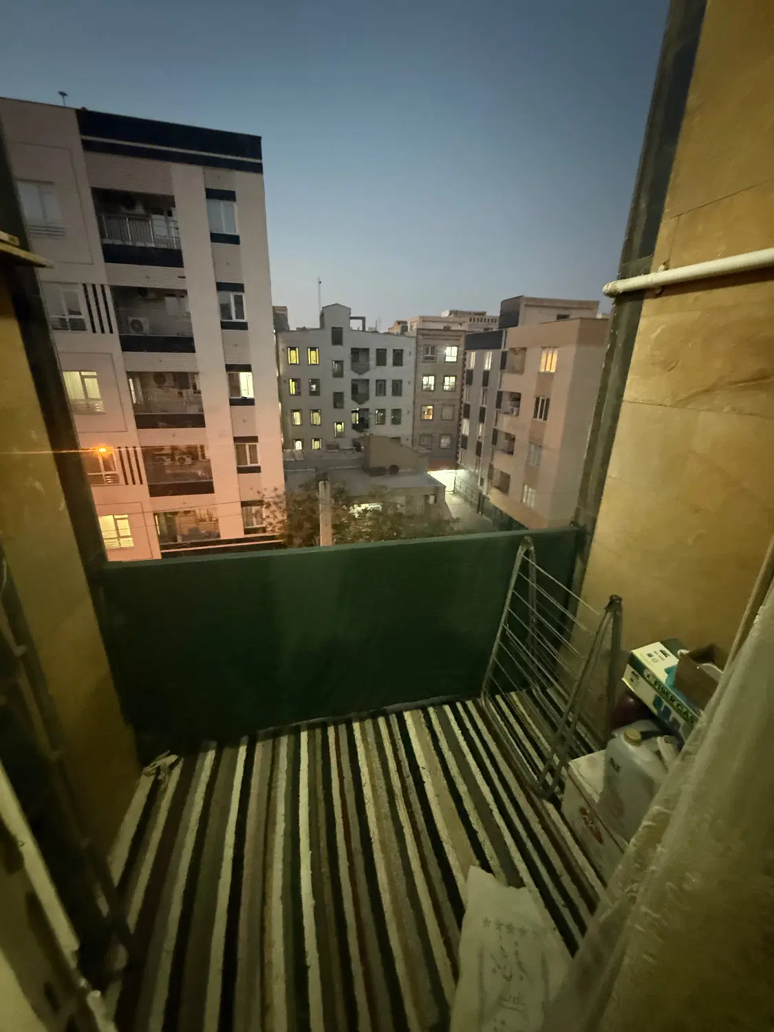 فروش آپارتمان ۱۲۰ متری دو خوابه طالقانی ۳۸