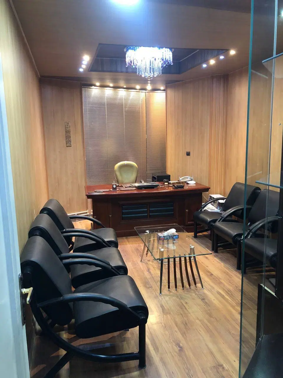 یک اتاق از دفتر وکالت آبرسان