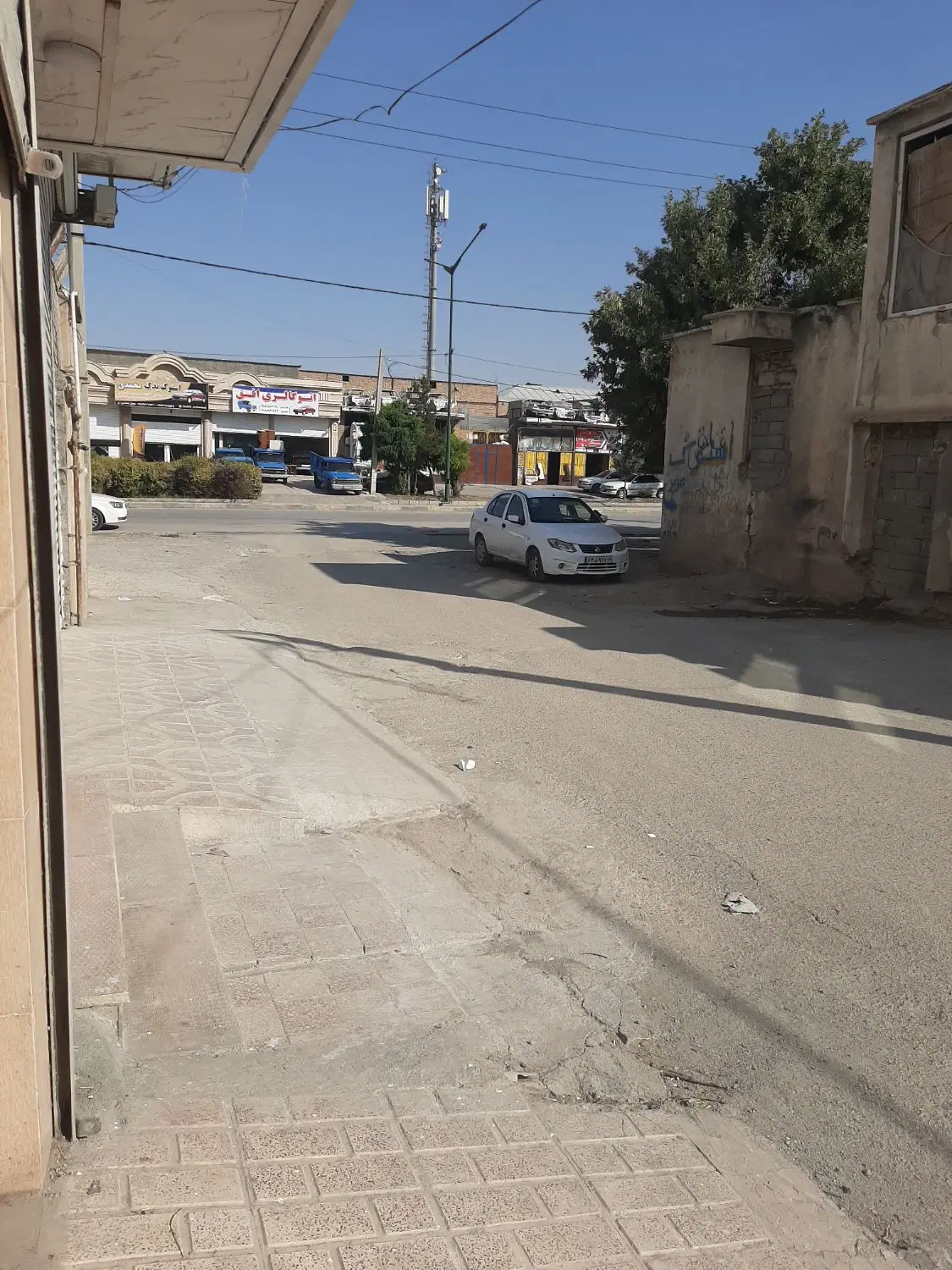 مغازه ۱۲ متری برای انباری یا پارکینگ دولت اباد