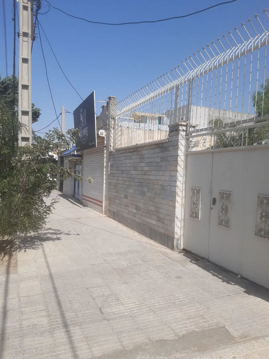 فروش ویلایی ۱۸۸ متری بربلوار شقایق فاز۲ اندیشه