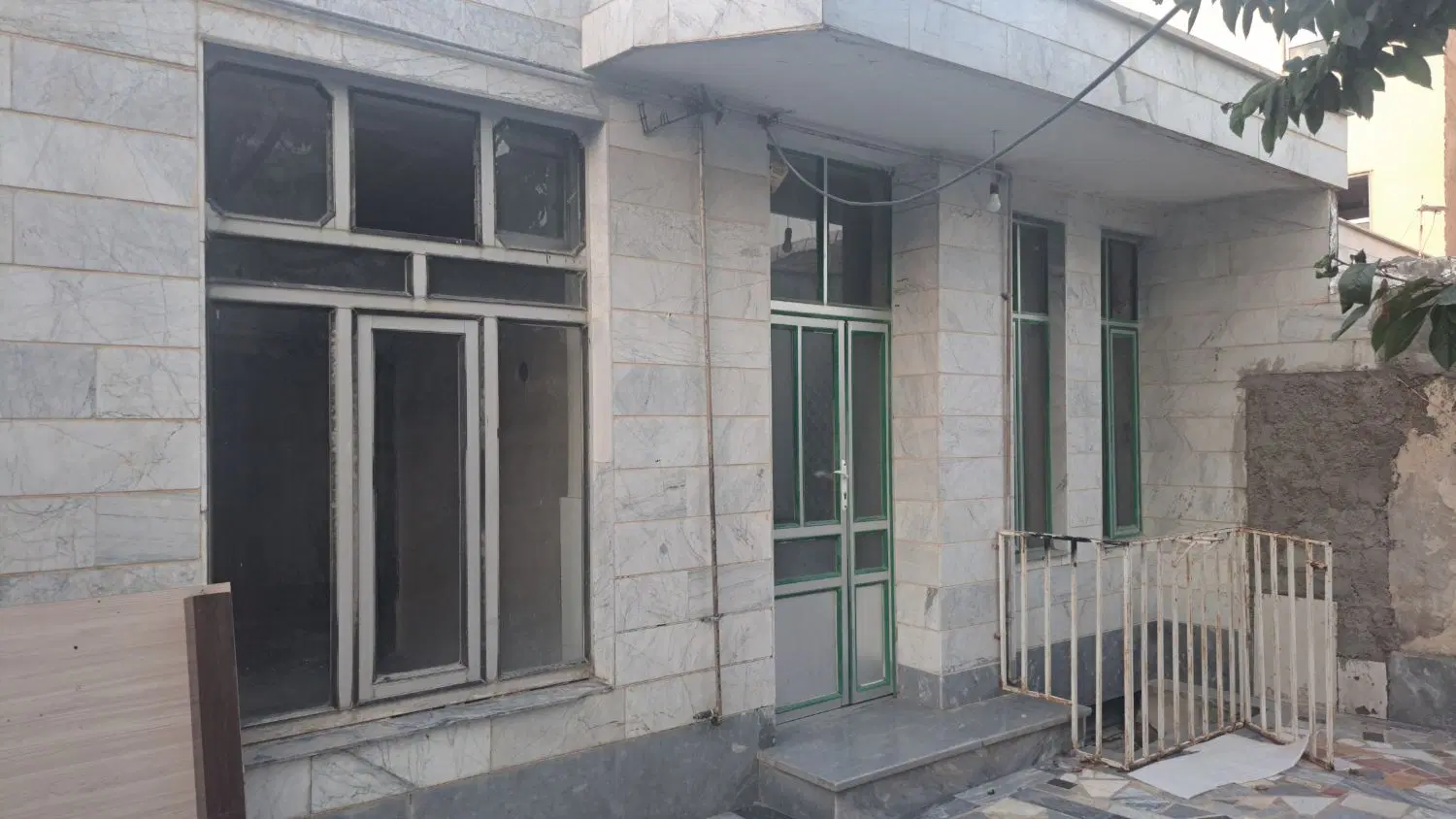یک باب خانه ویلایی سندداردربست