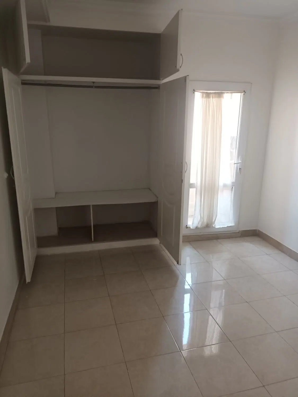 ۴۵ متری ط سوم آسانسور دار سلسبیل