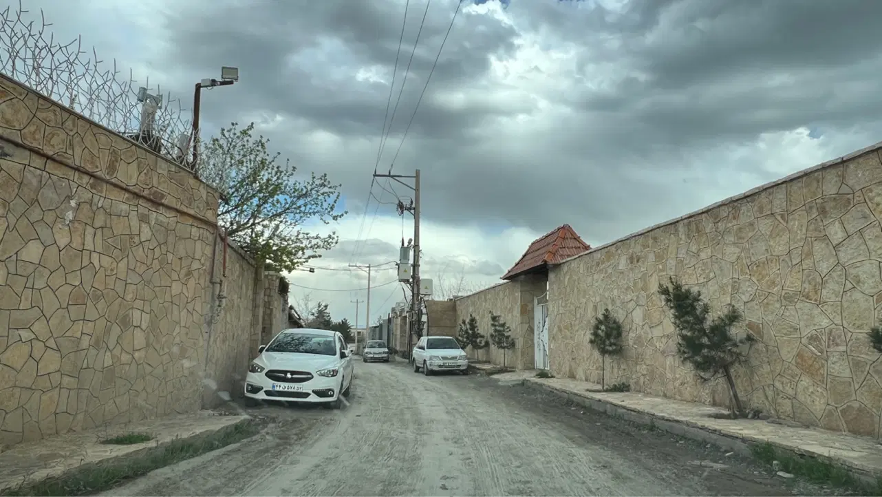 زمین باغی مسکونی هزارمتری آب برق گاز شاهنامه۸۰