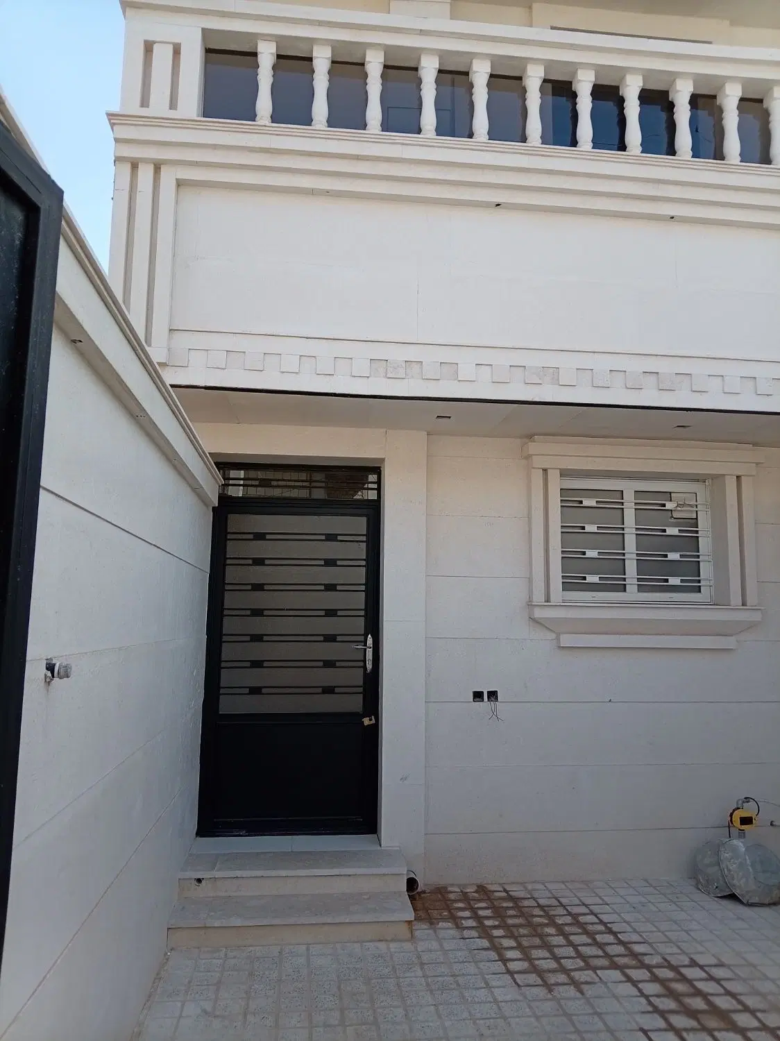 فروش آپارتمان طبقه 2 از یک