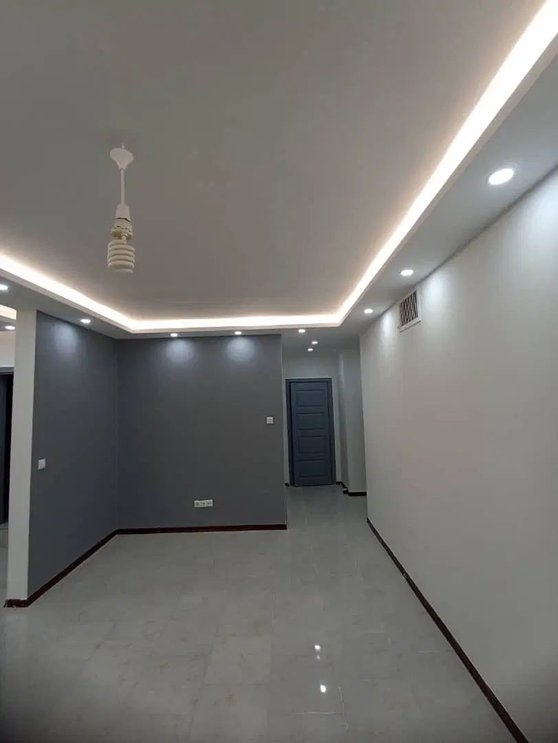 آپارتمان دوخوابه طبقه اول در فاز یازده