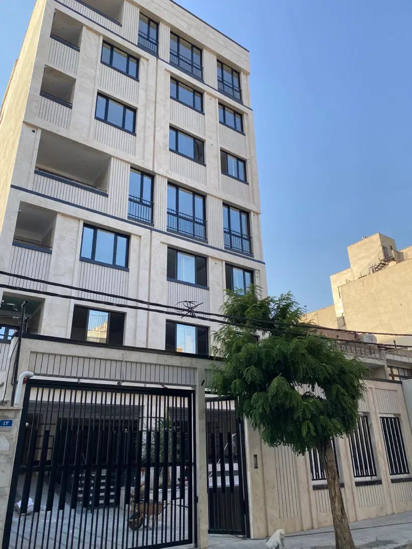 آپارتمان ۱۶۷ متری نوساز