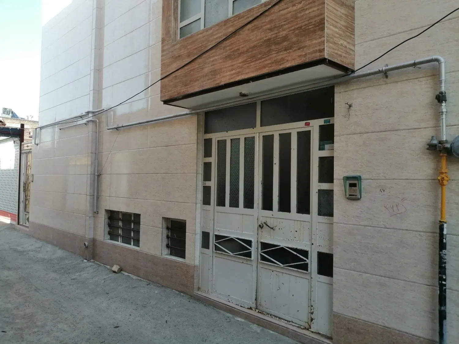 خانه 100 متری خیابان بنی هاشم