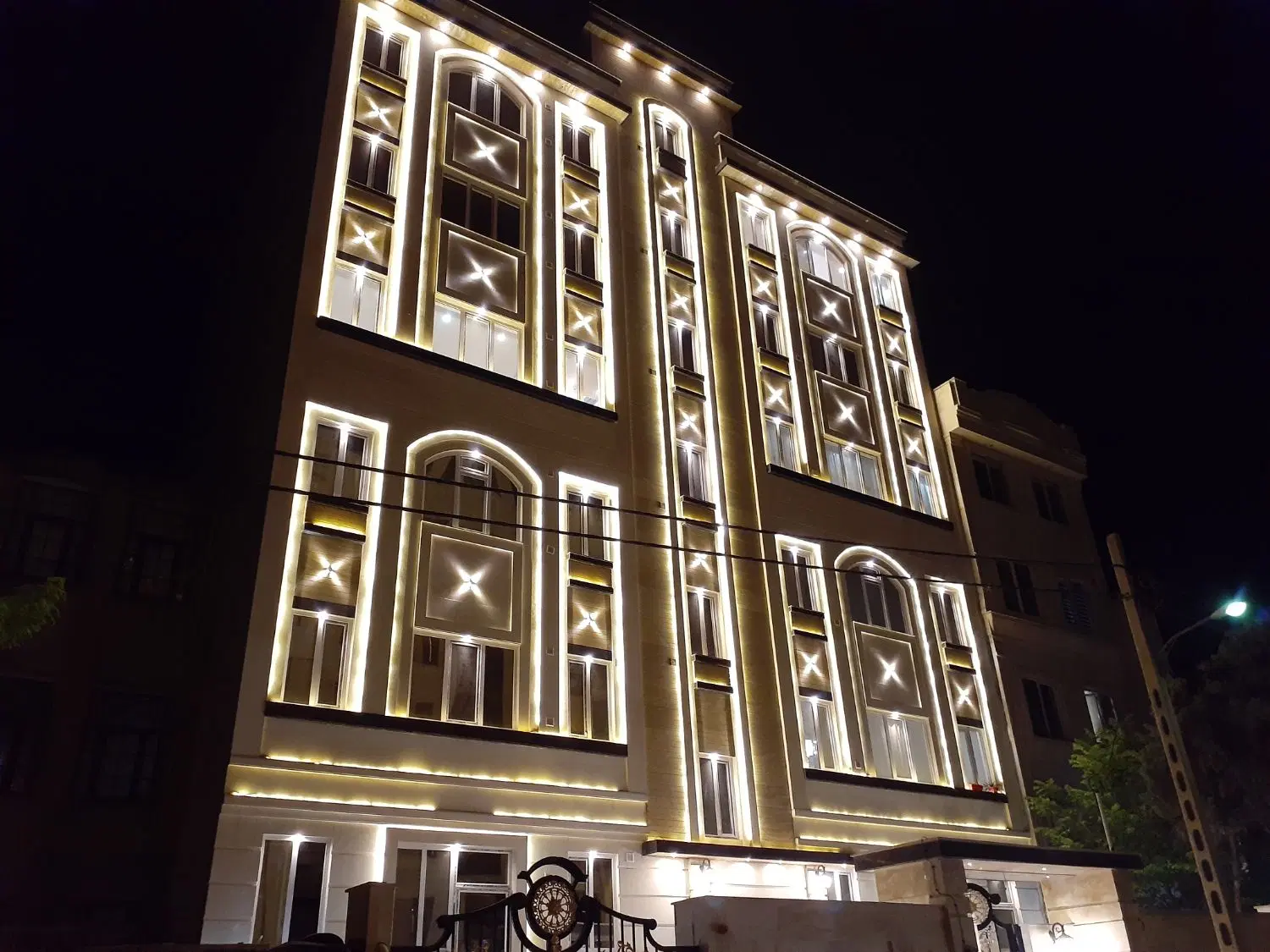 رهن واحد ۱۱۰ متری سه خواب در افسریه