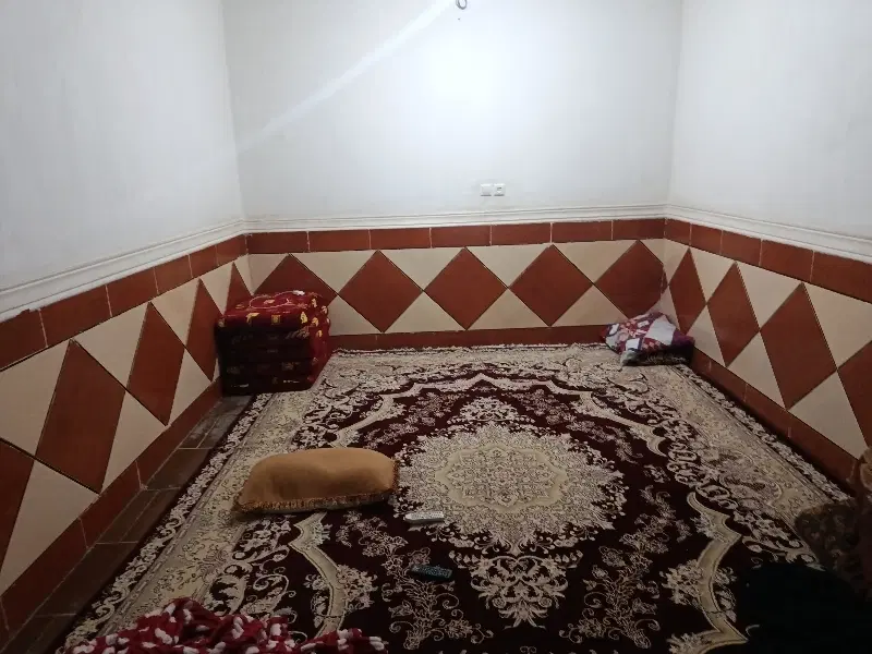 با یک خانه ویلایی